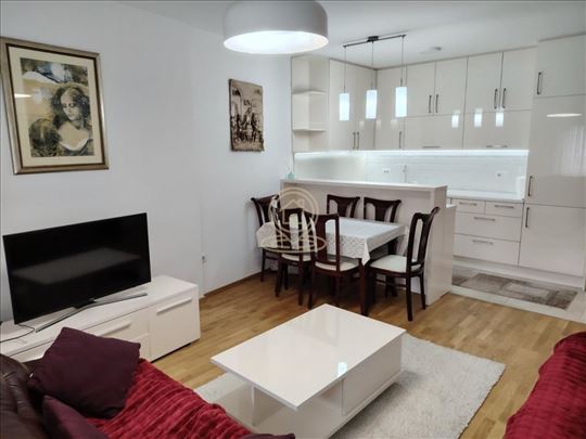 Izdavanje stanova Novi Sad Petrovaradin – Trosoban