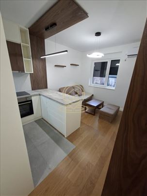 Jednoiposoban stan 36 m2, Bulevar Evrope