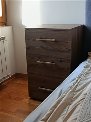 Komoda sa skrivenom fiokom