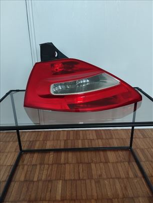 Leva stop lampa reno megan 2 hečbek restajling