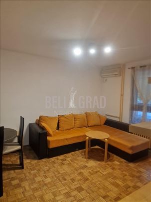 Lion, jednoiposoban stan, fasadna cigla, prvi spra