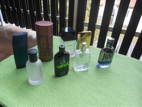 Lot 8 starih bočica od originalnih parfema