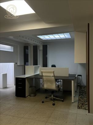 Moderan Poslovni Prostor 73 m² Podbara | Nov | Dva