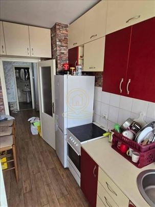 Na prodaju namešten stan u naselju Erdoglija, Krag