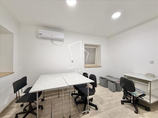Poslovni prostor sa dvorištem, 30m2 ID#14905