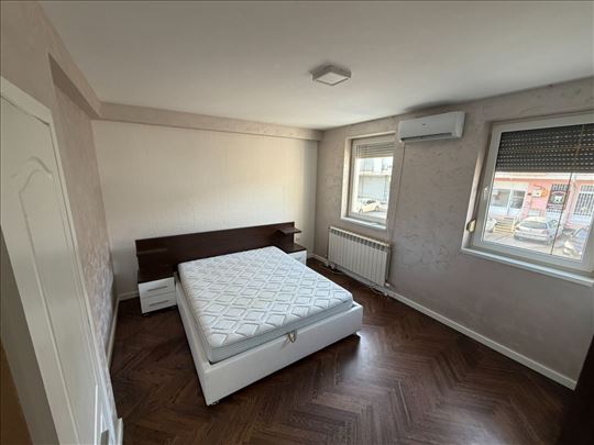 Prelep stan, komforan stan u Inđiji 