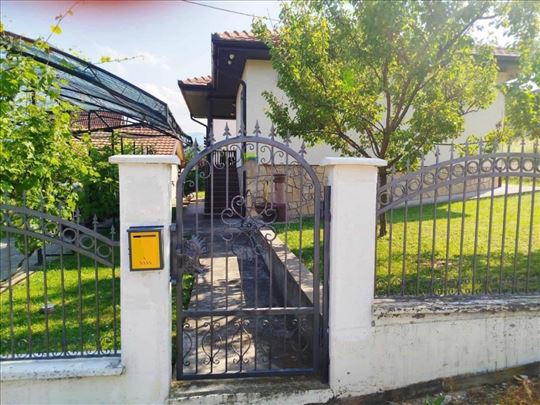 Prelepa kuća - povoljno