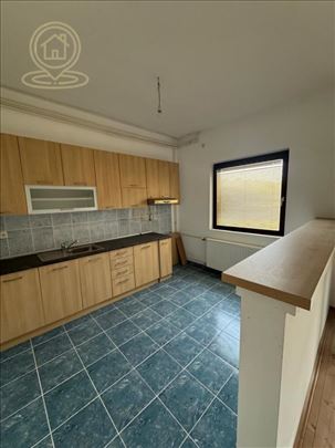 Prodaja KuĆe U Jajincima – 270 m² sa velikim poten