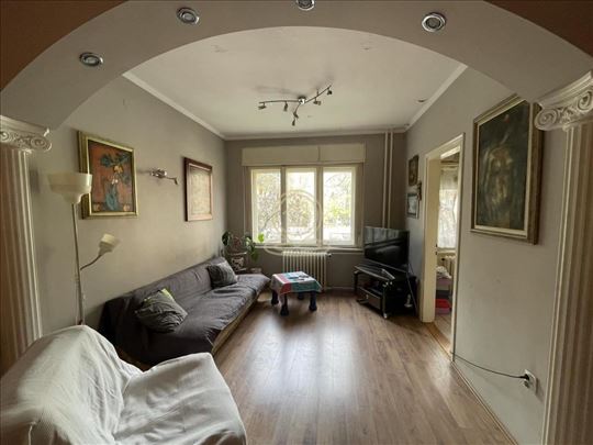 Prodaje se dvosoban stan 58m2, Centar, dve terase,