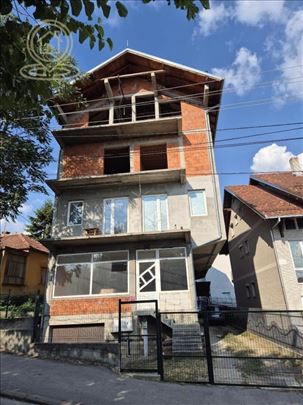 Prodaje se kuća u Sušici na odlicnoj lokaciji na p