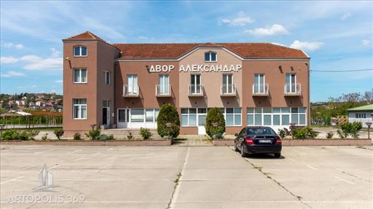 Retko u ponudi, 75 ari na glavnom putu u Leštanima