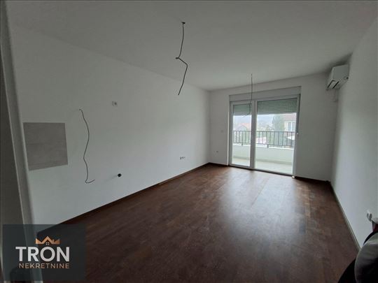 Stan na 500m od Mosta ljubavi 38,33m2