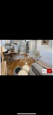 Uknjizen stan na super lokaciji!!!