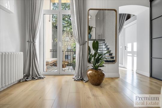 Unikatan salonac, Stari Grad, mereno 130m2