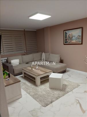 Blok 45,Jurija Gagarina, renoviran 2.5 stan, proda