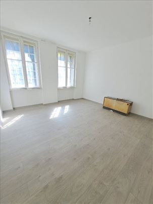 Centar, Skadarlija, 78m2 (mogućnost dva ulaza)
