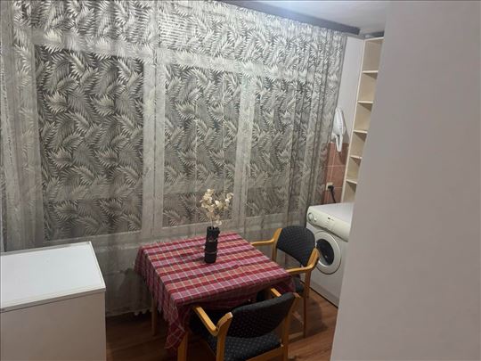 Izdaje se stan 34m2 sa uračunatim režijama