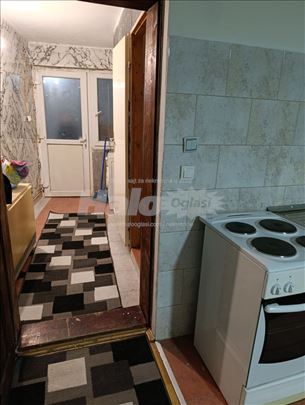 Izdajem stan u kuci zaseban ulaz