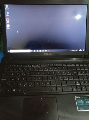 Laptop x55a ispravan, baterija slaba
