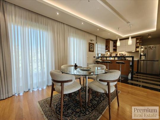 Luksuzan duplex sa saunom, Ranka Tajsića, 136m2