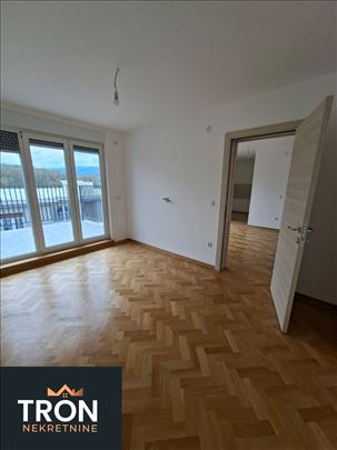 Nenamešten jednosoban stan kod opštine 47m2