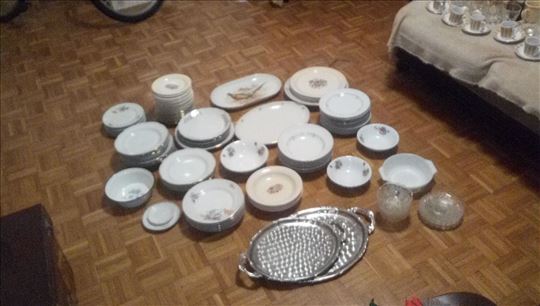 novo velik komplet tanjiri čaše kvalitetno 