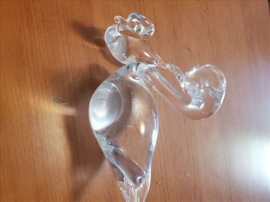 Staklene figure labuda