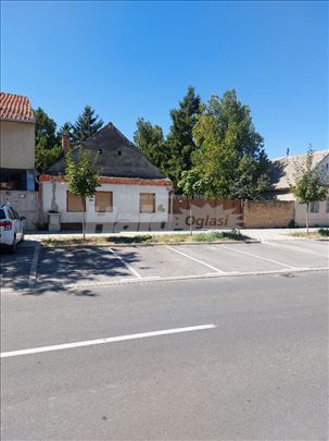Pancevo Cara Lazara plac za investitore