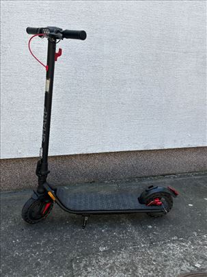 Elektricni trotinet sharp