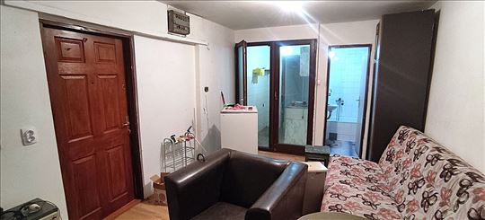 Konjarnik, Mihajla Lalića, kuća sa 2 uknj. stana..