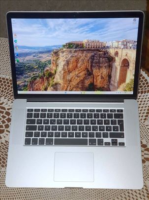 MacBook Pro Laptop i7 2015 2.2GHz 16/256 WINDOWS11