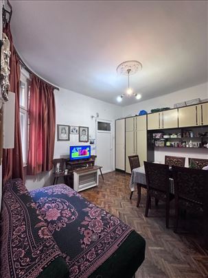 Vračar,Mutapova,mali salonac,dvosoban,top lokacija