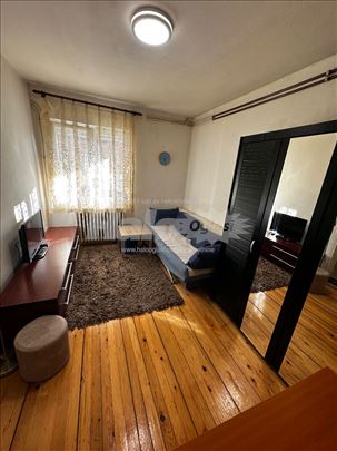 Izdajem garsonjeru sa režijama