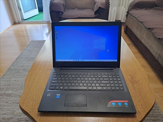 Lenovo 15.6 inca, procesor i5 / peta generacija