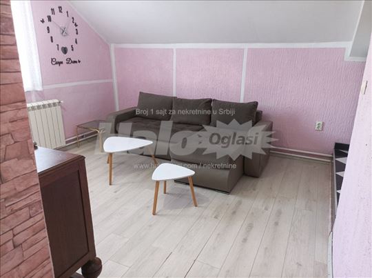 Namešten stan u kući, 50m2, na prvom spratu