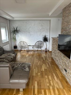 Prodaja stana blok 71, renoviran,namešten, 80m2
