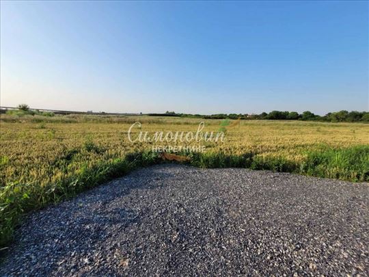 Surčin, Jakovo, 18 ari, građ.zemljište,uknjiženo I