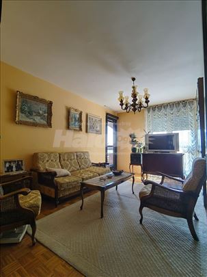 Troiposoban stan 93m² – Vidikovački venac | Svetao