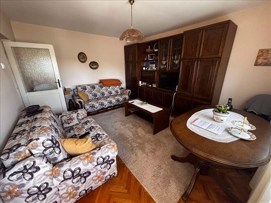 Trosoban stan 71 m²-Kej! Pogled na Dunav i Tvrđavu