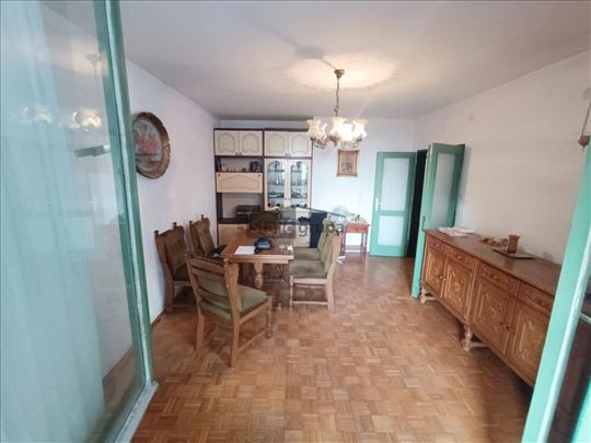 Uknjižen 2.5 stan, 65m2, 2 lođe