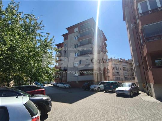 Vlasnik: Nov lux stan 85m2, 1/1, može kredit!