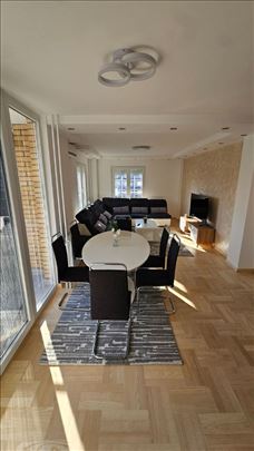 Blok 34, renoviran, funkcionalan, ID 25603