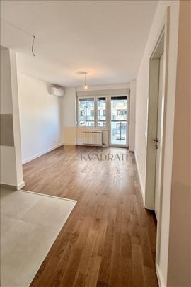 Izdaje se dvosoban stan 43 m2, Zemun, 500€