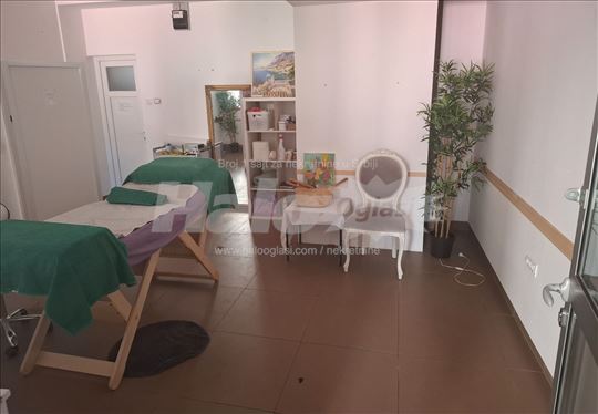 Izdavanje Centar Beograd deo namestenog salona 