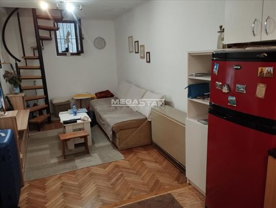 Leštane, kvalitetna nameštena manja kuća