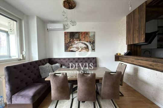 Prostran stan za izdavanje u East Side, 85m2