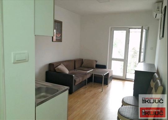 Salajka Izdaje Se NameŠtena Garsonjera