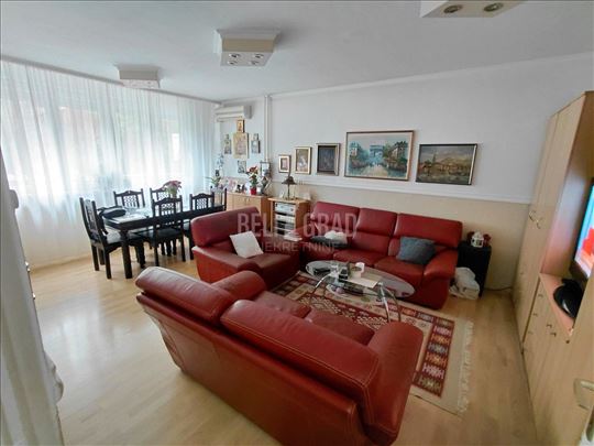 Sretena Mladenovića Mike, 74(L)