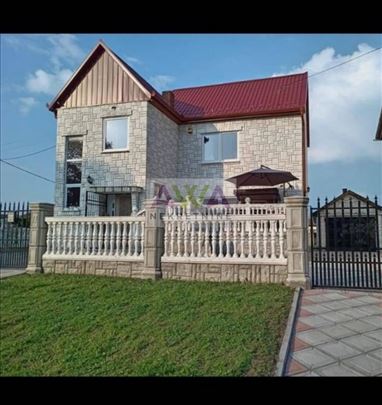 Aleksa Šantić. Porodična kuća 80 m2 u osnovi, plac