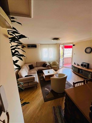 Blok 28, renoviran, prijatan stan, ID 24749